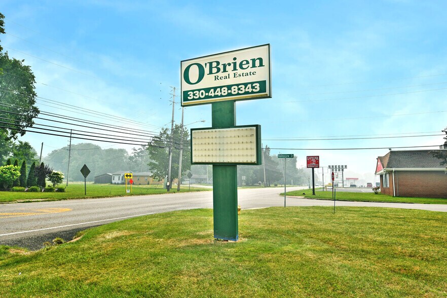 696 Valley View Dr, Brookfield, OH à vendre - Photo de l’immeuble – Image 3 sur 50