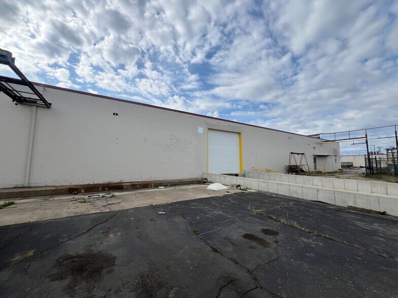 28960 Lakeland Blvd, Wickliffe, OH à louer - Photo de l’immeuble – Image 2 sur 7