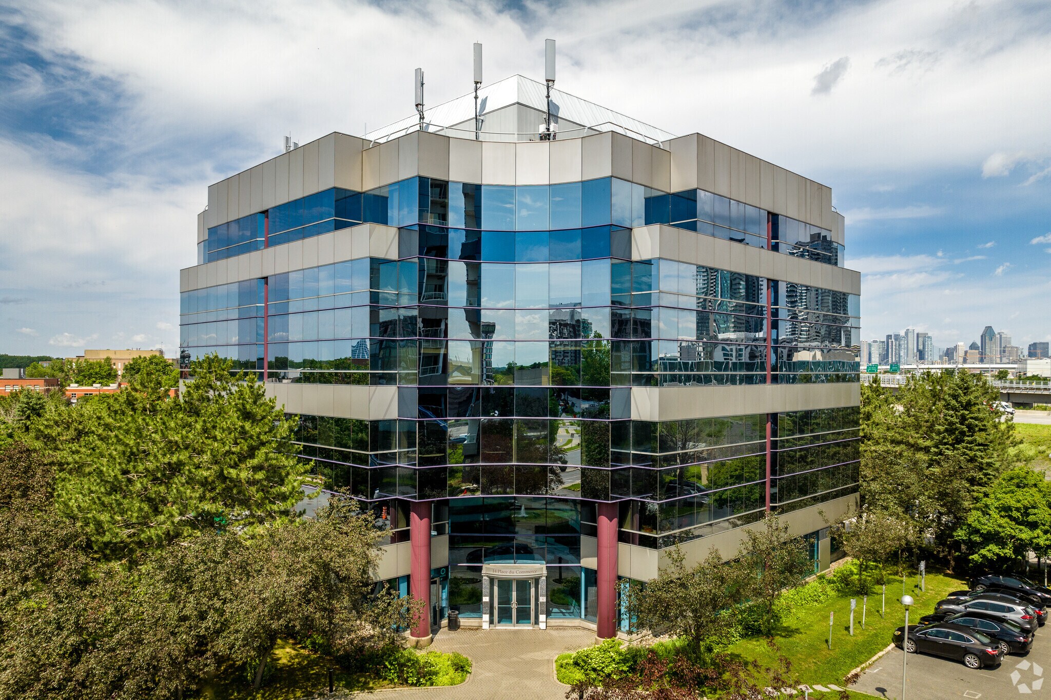 14 Pl Du commerce, Verdun, QC à louer Photo de l’immeuble– Image 1 sur 10