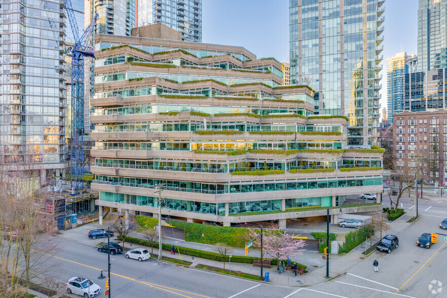 1285 W Pender St, Vancouver, BC à louer - Photo de l’immeuble – Image 1 sur 5