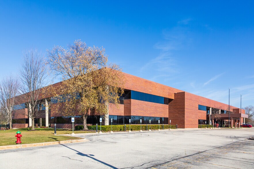 11000 W Lake Park Dr, Milwaukee, WI à louer - Photo de l’immeuble – Image 1 sur 10