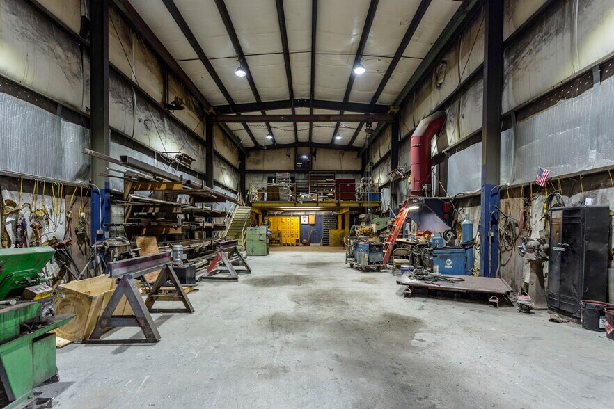 806 Island Ford Rd, Mcgaheysville, VA à louer - Photo de l’immeuble – Image 3 sur 10