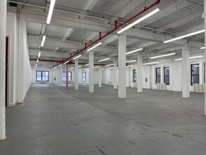 21-07 Borden Ave, Long Island City, NY à louer Photo intérieure– Image 1 sur 1