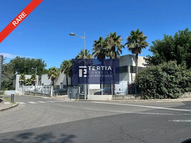 Plus de détails pour Local d’activités à vendre