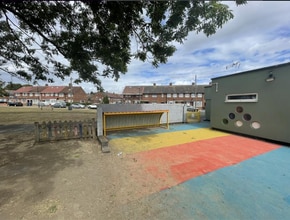 6 Edison Dr, Southall à louer Photo de l’immeuble– Image 2 sur 4