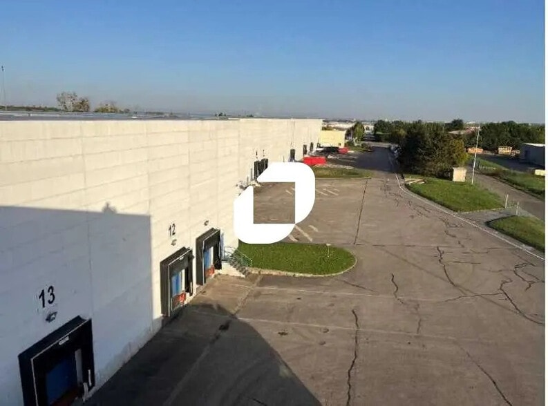 179 A Rue De La Terre Aux Poules, Torvilliers à louer - Photo de l’immeuble – Image 2 sur 7