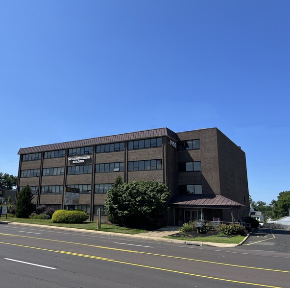 1950 Street Rd, Bensalem, PA à louer - Photo de l’immeuble – Image 1 sur 12