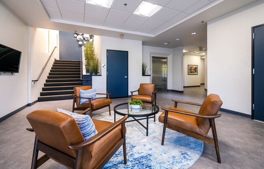 120 Cremona Dr, Goleta, CA à louer - Photo de l’immeuble – Image 2 sur 9