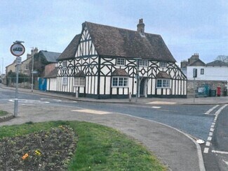Plus de détails pour The Red Lion, 1 London Rd, Biggleswade - Local commercial à vendre