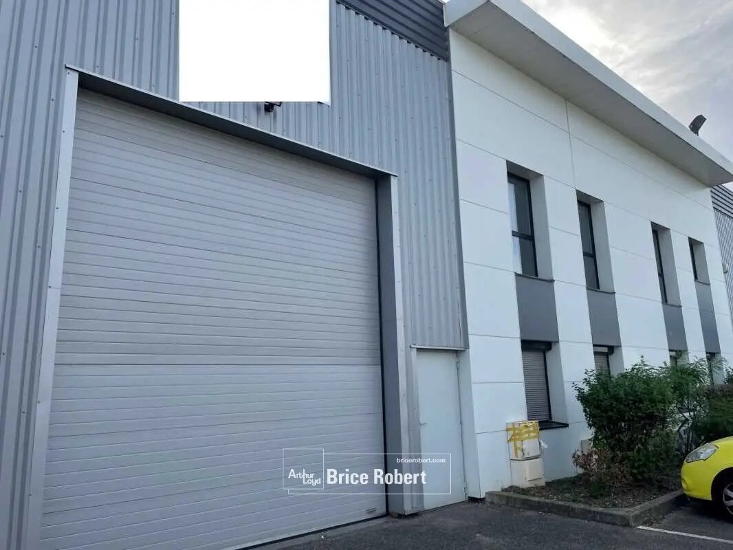 Local d'activités dans Saint-Priest à vendre Photo de l’immeuble– Image 1 sur 6