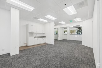 6345 Balboa Blvd, Encino, CA à louer Photo intérieure– Image 2 sur 4