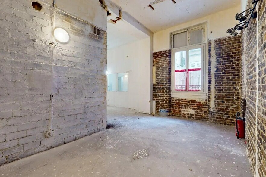 Local commercial dans Paris à louer - Photo de l’immeuble – Image 3 sur 7