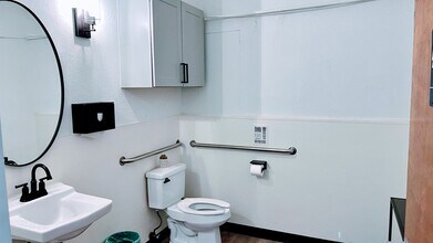 6523-6709 E Lancaster Ave, Fort Worth, TX à louer Photo intérieure– Image 1 sur 3