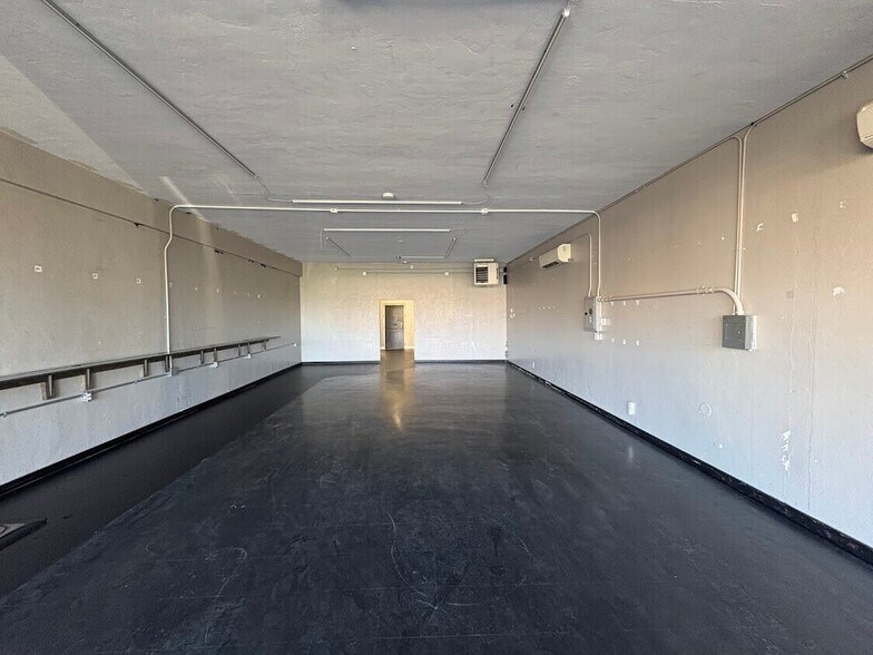 270-274 E 10th St, Pittsburg, CA à louer - Photo de l’immeuble – Image 3 sur 11