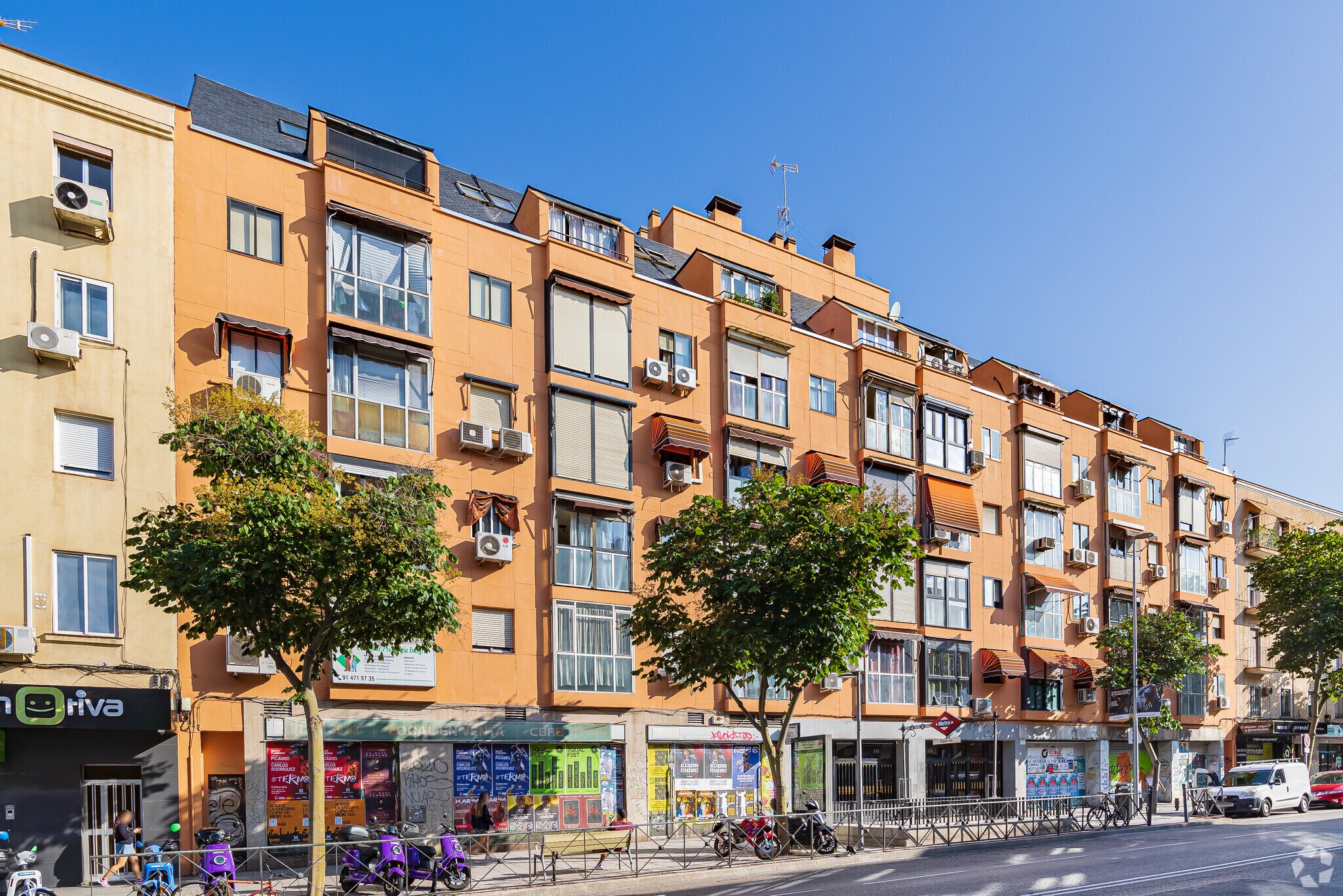 Immeuble residentiel dans Madrid, Madrid à vendre Photo principale– Image 1 sur 3