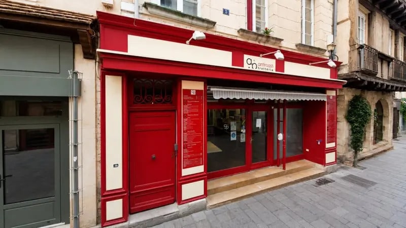 Local commercial dans Chalon-sur-Saône à louer Photo de l’immeuble– Image 1 sur 3