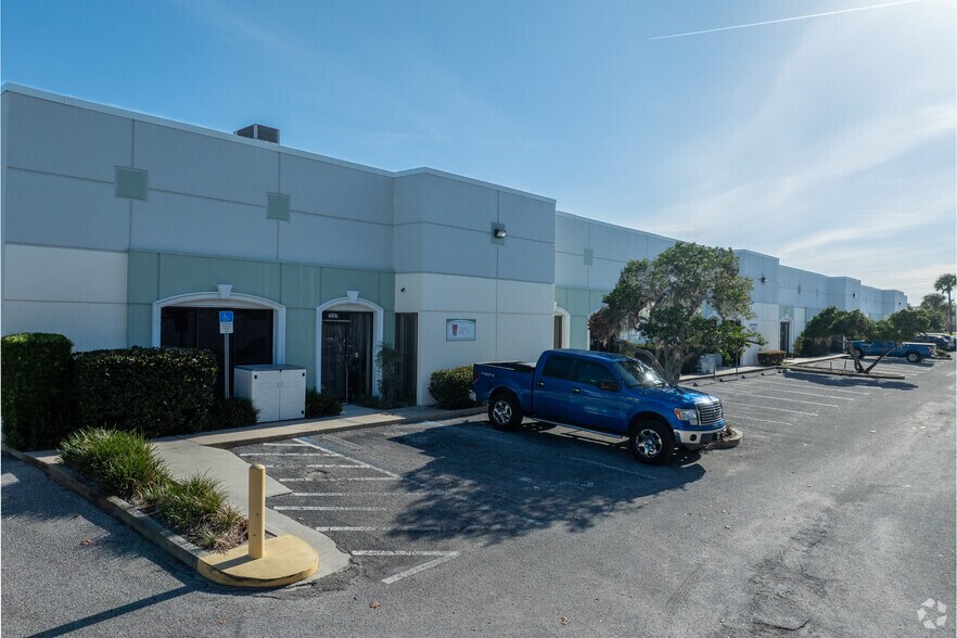 4780-4806 N Orange Blossom Trl, Orlando, FL à louer - Photo principale – Image 2 sur 21