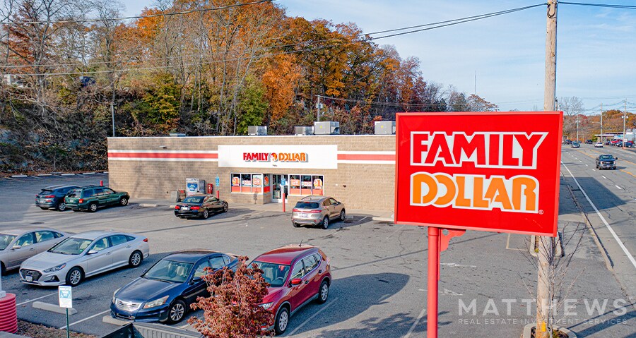 480 Atwood Ave, Cranston, RI à vendre - Photo de l’immeuble – Image 1 sur 3