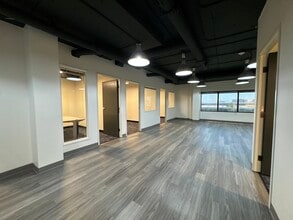 5757 W Century Blvd, Los Angeles, CA à louer Photo intérieure– Image 2 sur 8
