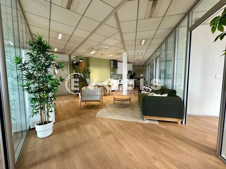 Bureau dans Saint-Maur-des-Fossés à louer - Photo de l’immeuble – Image 3 sur 12