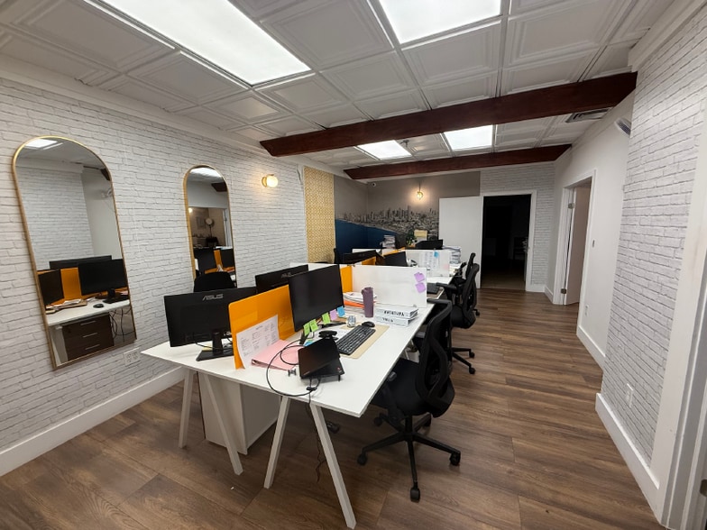 2895 Collins Ave, Miami Beach, FL à louer - Photo de l’immeuble – Image 2 sur 2