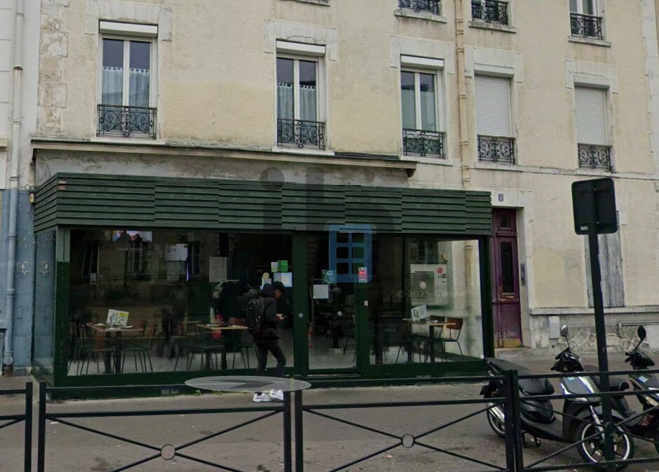 Local commercial dans Saint-Denis à louer Photo de l’immeuble– Image 1 sur 4
