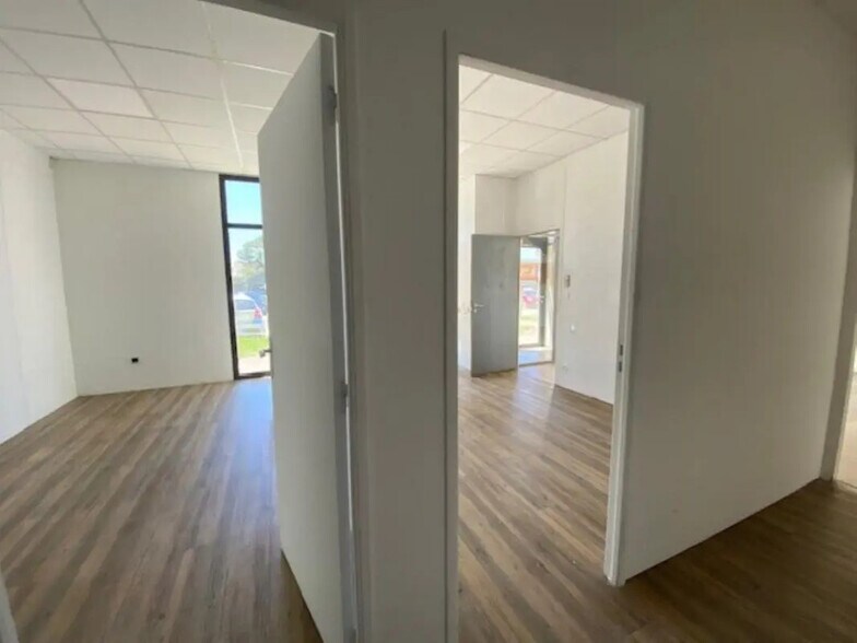 Local d’activités dans Aix-en-Provence à louer - Photo de l’immeuble – Image 3 sur 6