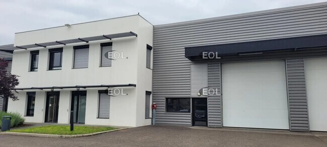 Plus de détails pour Local d'activités à louer