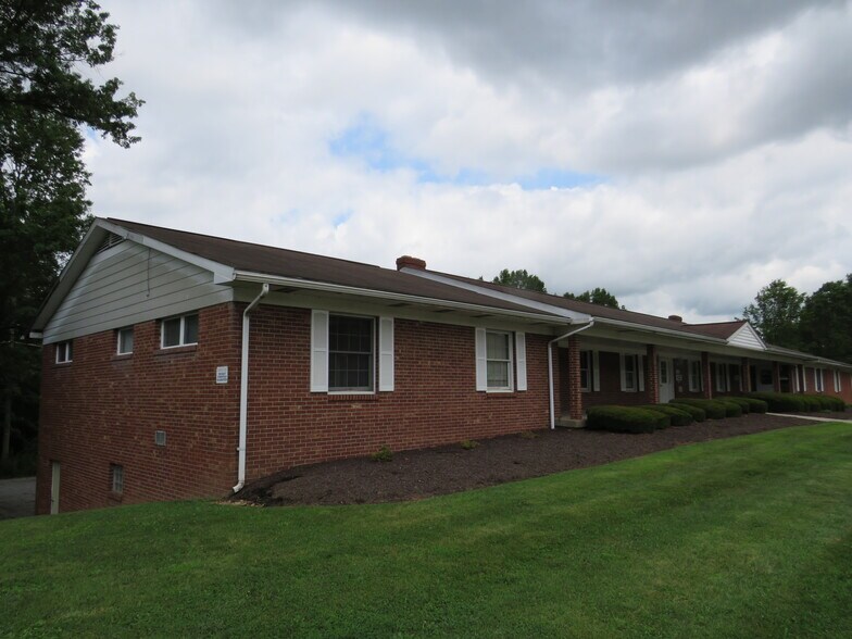 432 Hillcrest Ave, Grove City, PA à vendre - Photo de l’immeuble – Image 2 sur 2