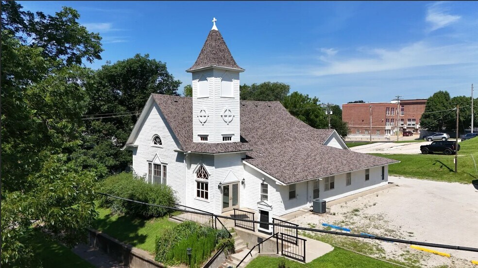 307 E 6th St, Mound City, MO à vendre - Photo principale – Image 1 sur 43
