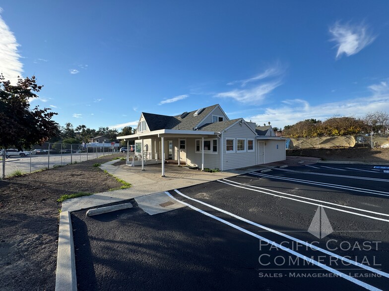 728 Civic Center Dr, Vista, CA à vendre - Photo de l’immeuble – Image 2 sur 6