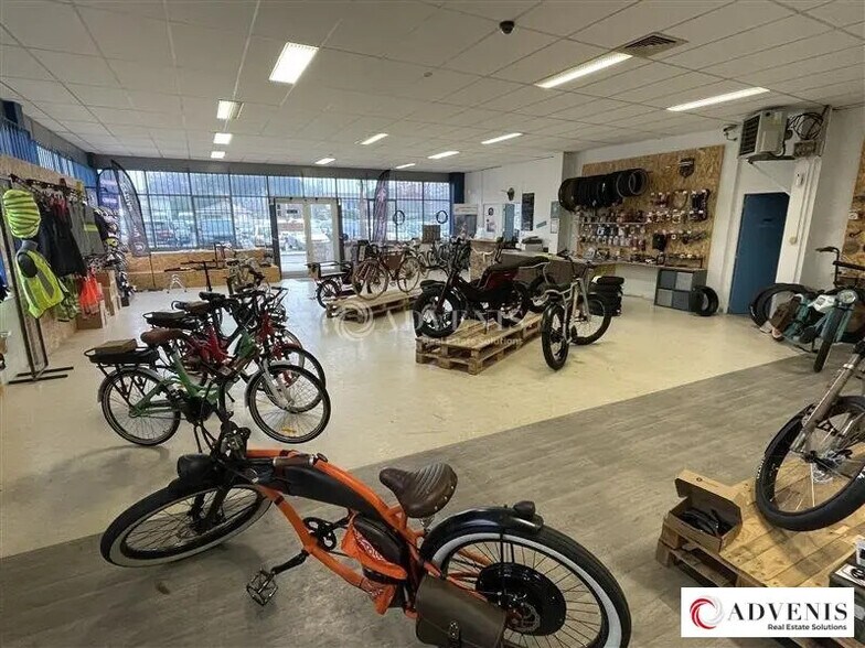 Local d’activités dans Mérignac à louer - Photo de l’immeuble – Image 3 sur 5