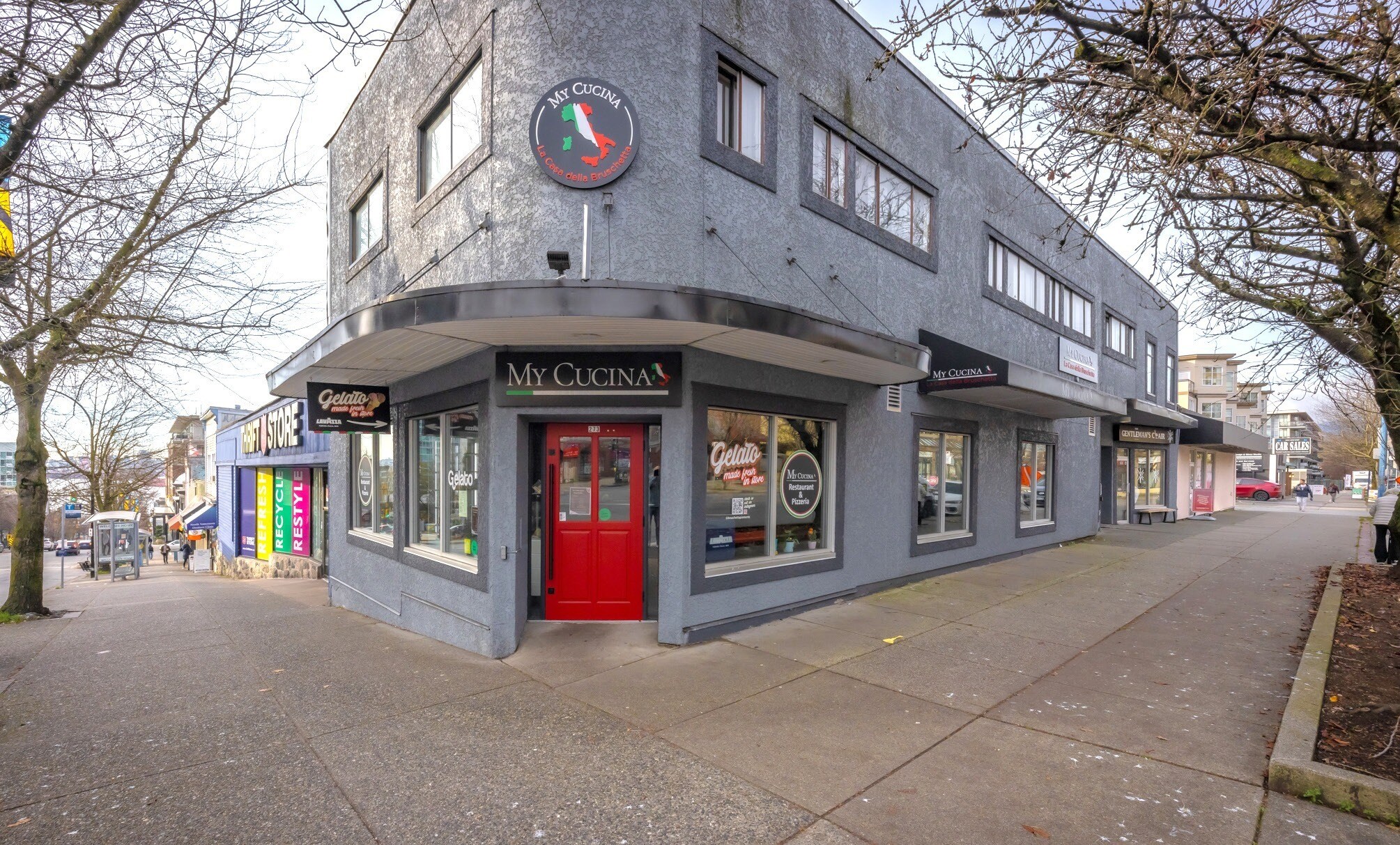 273 Lonsdale Ave, North Vancouver, BC à louer Photo principale– Image 1 sur 6