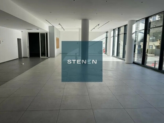 Plus de détails pour Local commercial à louer