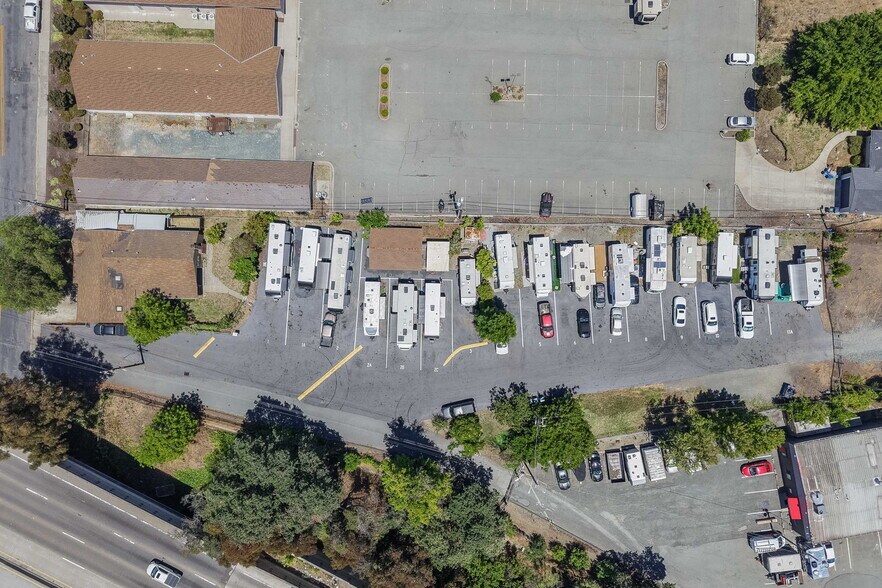 381 Arthur Rd, Martinez, CA à vendre - Photo de l’immeuble – Image 2 sur 9