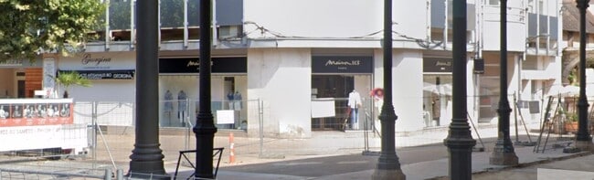 Plus de détails pour Local commercial à louer