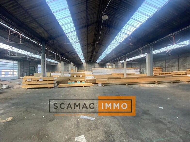 Industriel/Logistique dans Rousset à louer - Photo de l’immeuble – Image 2 sur 4