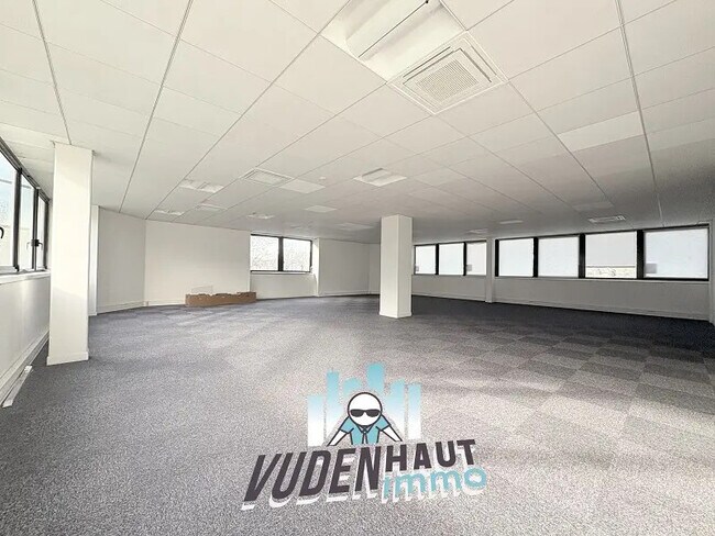 Plus de détails pour Bureau à louer