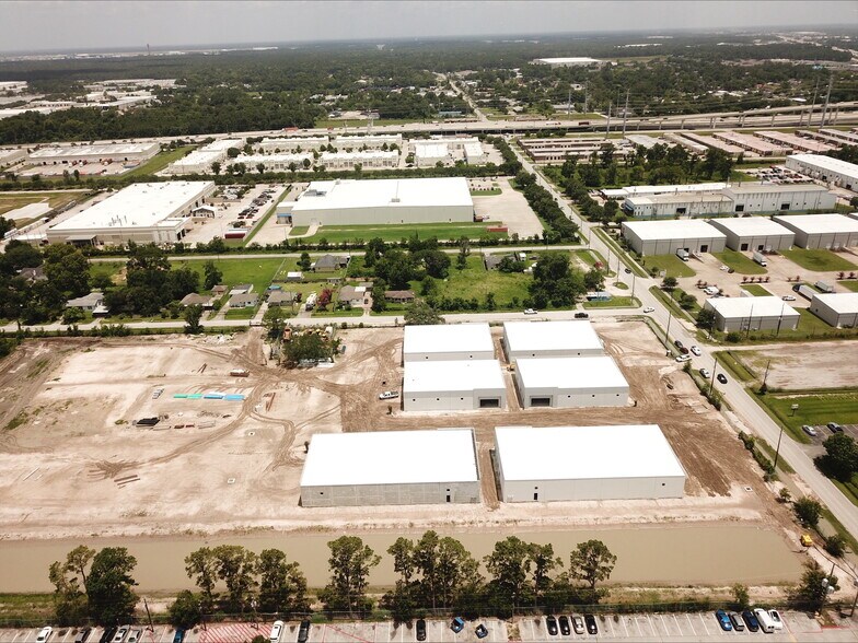 14815 Lee Rd, Houston, TX à vendre - Photo de l’immeuble – Image 2 sur 11