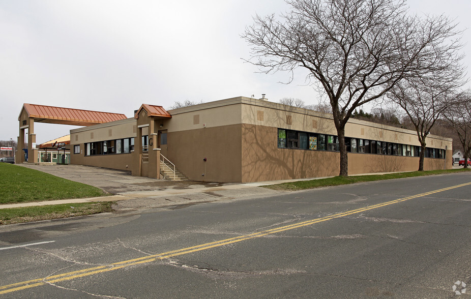 1700 N Broadway Ave N, Rochester, MN à louer - Photo principale – Image 1 sur 6