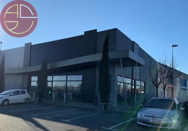 Plus de détails pour Local commercial à louer