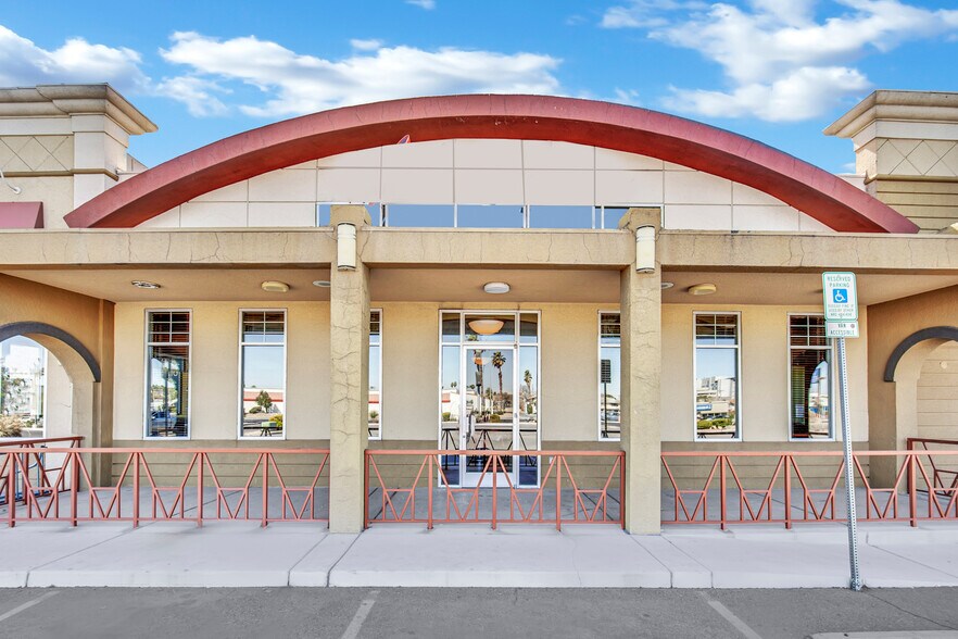 1395 E Tropicana Ave, Las Vegas, NV à vendre - Photo de l’immeuble – Image 3 sur 16