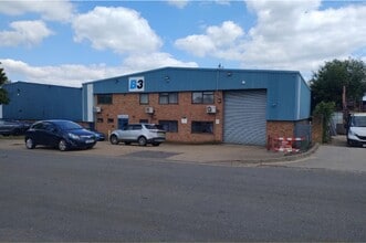 3 Crompton Rd, Stevenage à louer Photo de l’immeuble– Image 1 sur 3