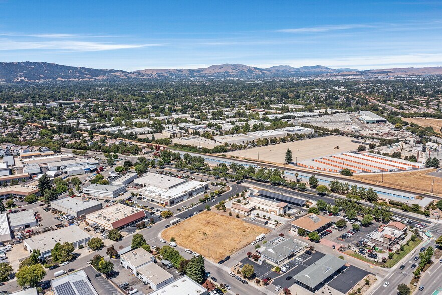 3595 Utah St, Pleasanton, CA à vendre - Photo de l’immeuble – Image 3 sur 14