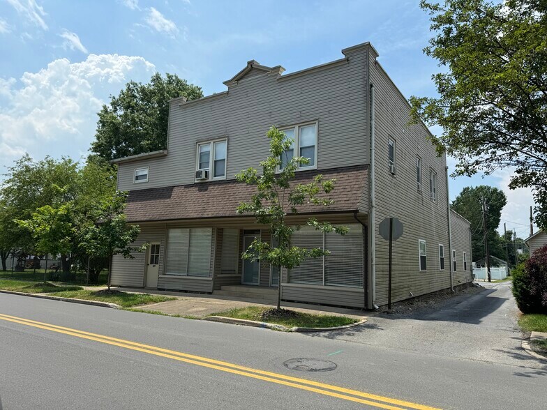 111 N Montour St, Montoursville, PA à louer - Photo de l’immeuble – Image 1 sur 1