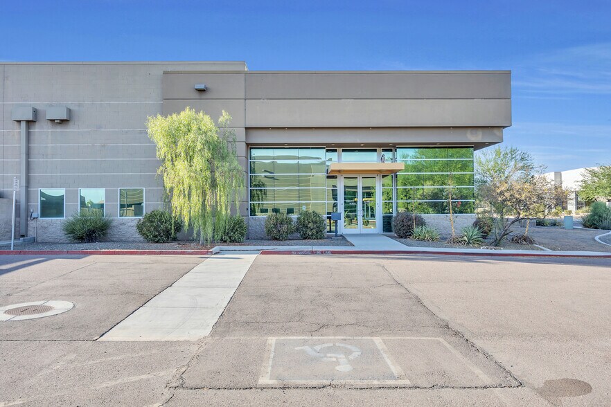 23320 N 18th Dr, Phoenix, AZ à vendre - Photo de l’immeuble – Image 3 sur 27
