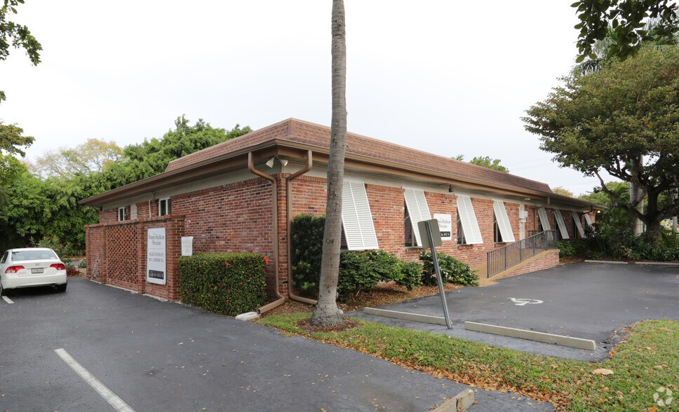 775 1st Ave N, Naples, FL à vendre - Photo de l’immeuble – Image 3 sur 6