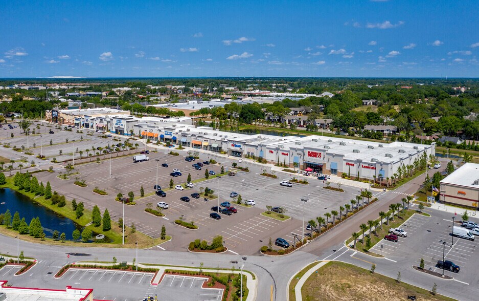 839 Lakeland Park Center Dr, Lakeland, FL à louer - Photo de l’immeuble – Image 2 sur 5