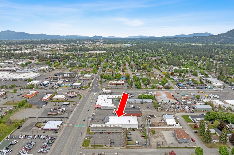 2414 N 4th St, Coeur d'Alene, ID à vendre - Photo de l’immeuble – Image 3 sur 28