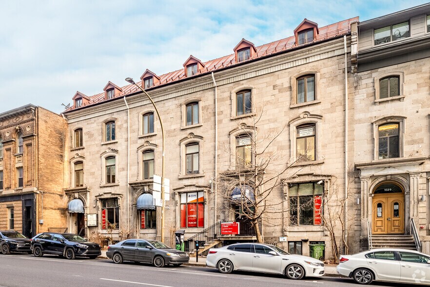 1031 St Saint-Denis, Montréal, QC à vendre - Photo de l’immeuble – Image 2 sur 4